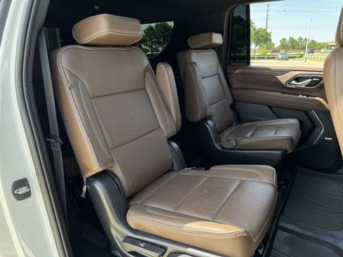 Used 2023 Chevrolet Suburban High Country w/ Max Trailering Package AWD/4WD image 33