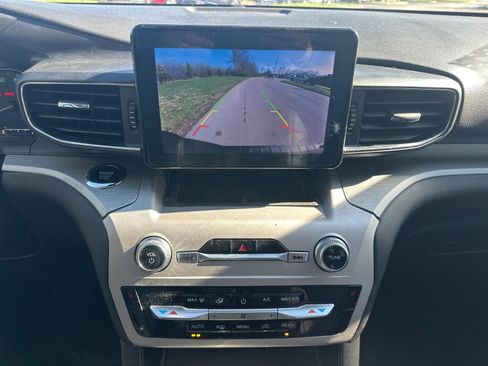 Used 2023 Ford Explorer XLT w/ Equipment Group 202A image 8