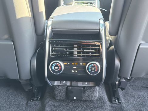 New 2026 Land Rover Range Rover Long Wheelbase SE AWD/4WD image 18