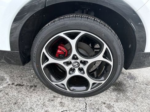 Used 2024 Alfa Romeo Tonale Veloce image 31