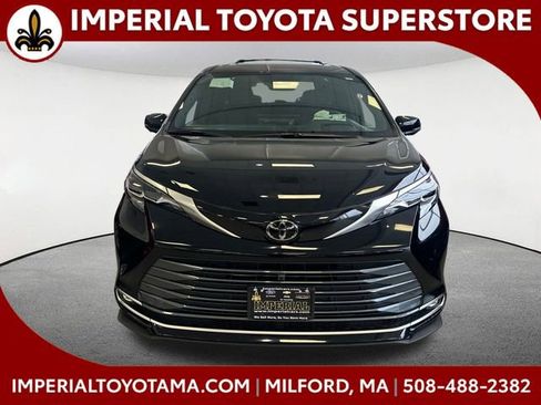 New 2026 Toyota Sienna Platinum image 1