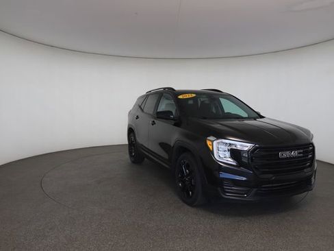Used 2022 GMC Terrain SLE w/ Driver Convenience Package FWD image 29