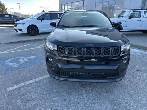 New 2026 Jeep Compass Latitude image 9