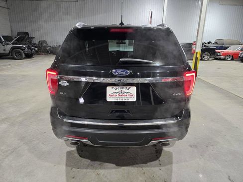 Used 2018 Ford Explorer XLT w/ Equipment Group 202A image 9