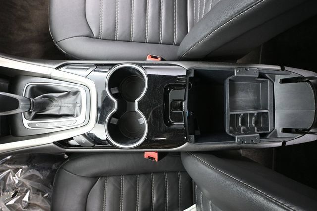 Used 2016 Ford Fusion SE w/ Equipment Group 202A FWD image 30