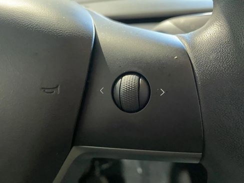 Used 2020 Tesla Model 3 Standard Range Plus image 17