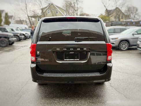 Used 2019 Dodge Grand Caravan SE w/ UConnect Hands-Free Group FWD image 10