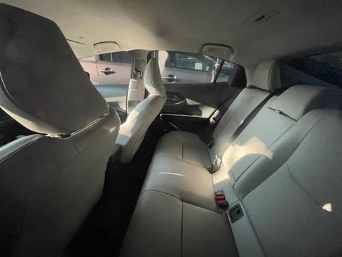 Used 2024 Toyota Prius XLE FWD image 6