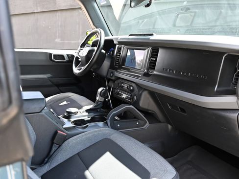 Used 2023 Ford Bronco Big Bend w/ Sasquatch Package AWD/4WD image 27