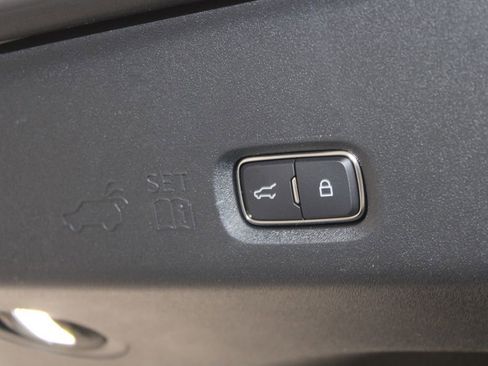 New 2026 Lincoln Navigator Reserve AWD/4WD image 18