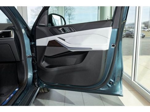 New 2026 BMW X5 xDrive40i w/ Climate Comfort Package image 61