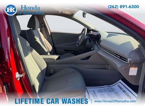Used 2024 Hyundai Elantra Blue image 25