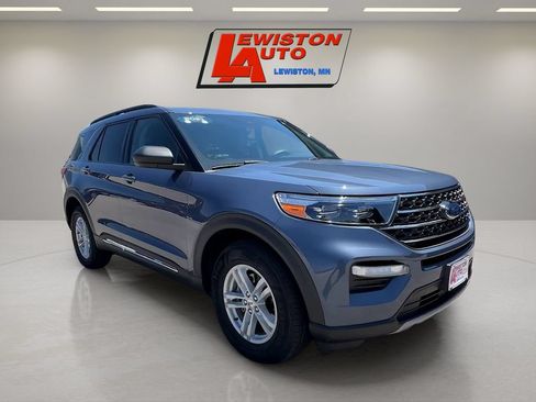 Used 2021 Ford Explorer XLT w/ Equipment Group 202A AWD/4WD image 7