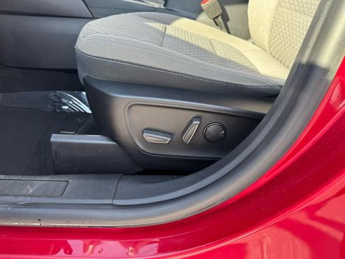 Used 2020 Ford Escape SE FWD image 13
