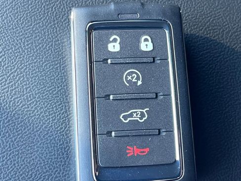 New 2025 Jeep Grand Cherokee Altitude image 20