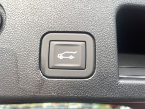 New 2026 Chevrolet Equinox LT w/ Convenience Package II FWD image 6