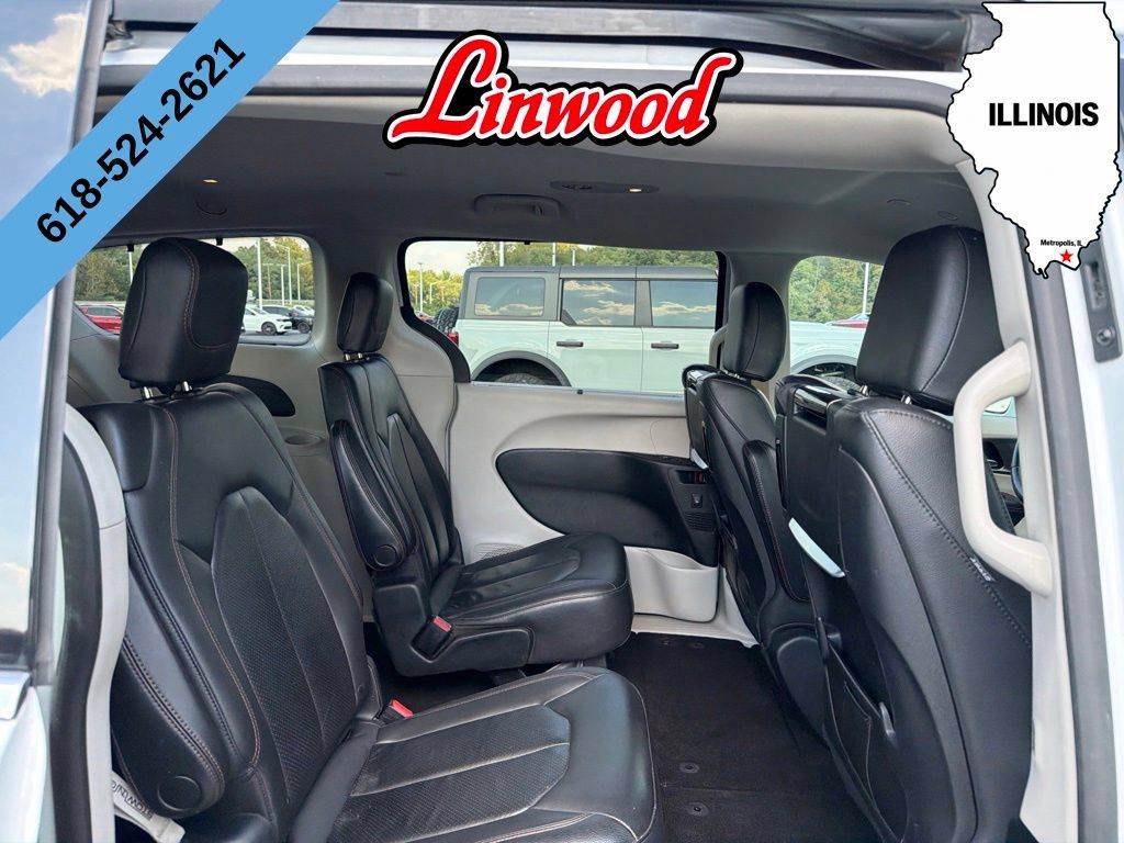 Used 2020 Chrysler Pacifica Touring-L Plus w/ Advanced Safetytec Group FWD image 10