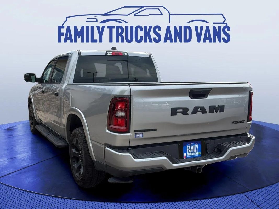 Used 2025 RAM 1500 Big Horn AWD/4WD image 3