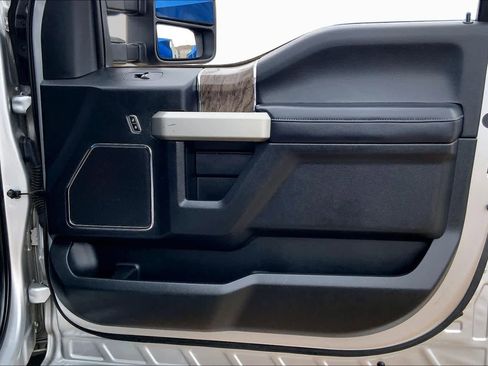 Used 2017 Ford F250 Lariat w/ Chrome Package AWD/4WD image 22