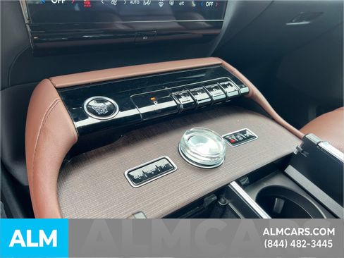 Used 2025 Lincoln Navigator Reserve AWD/4WD image 35
