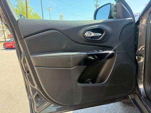 Certified 2023 Jeep Cherokee Altitude Lux AWD/4WD image 24