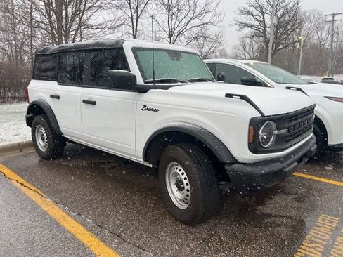 Used 2023 Ford Bronco 4-Door image 3