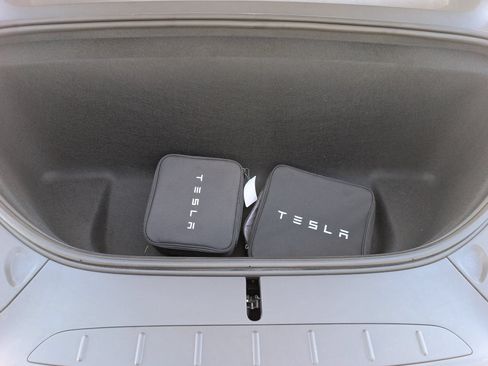 Used 2022 Tesla Model X AWD/4WD image 4