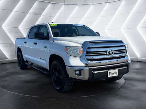 Used 2017 Toyota Tundra SR5 w/ SR5 Upgrade Package AWD/4WD image 7