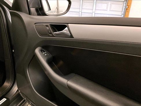 Used 2013 Volkswagen Jetta GLI Autobahn image 24