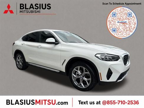 Used 2025 BMW X4 xDrive30i AWD/4WD image 13