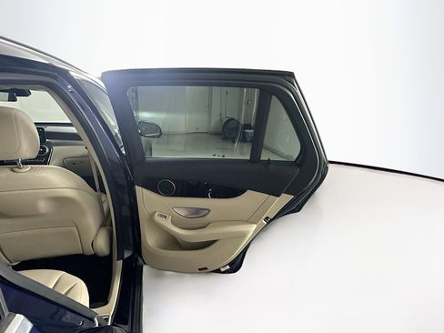 Used 2022 Mercedes-Benz GLC 300 4MATIC image 30