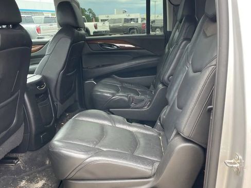 Used 2017 Cadillac Escalade ESV Luxury AWD/4WD image 23