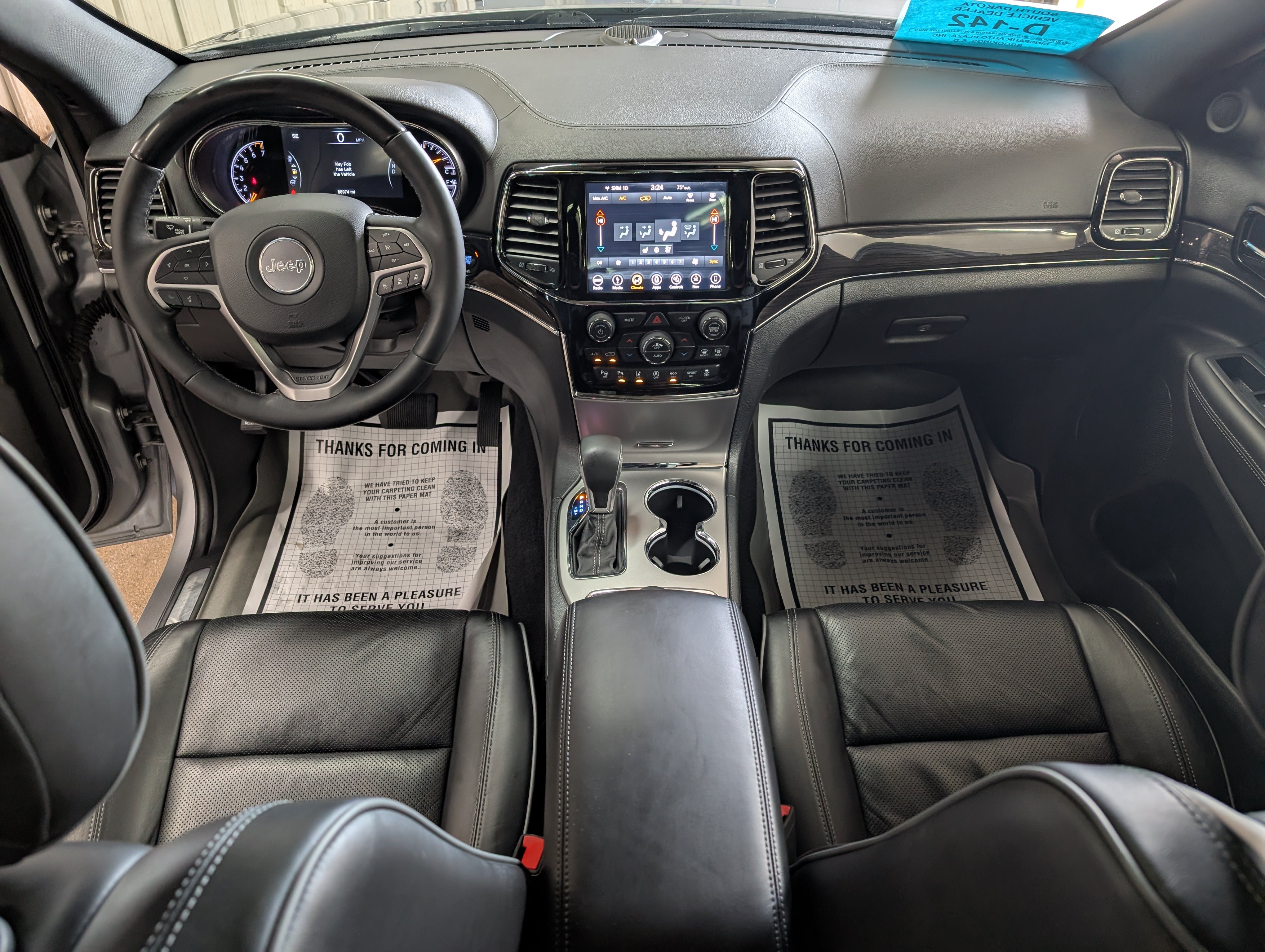 Used 2019 Jeep Grand Cherokee Overland AWD/4WD image 10