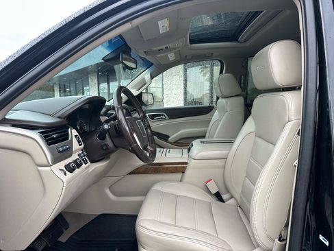 Used 2019 GMC Yukon XL Denali AWD/4WD image 2