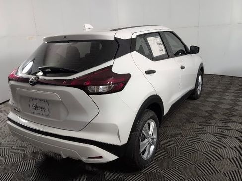 New 2025 Nissan Kicks Play S FWD image 7