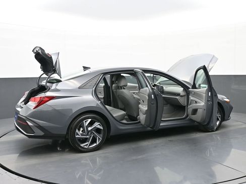 Certified 2025 Hyundai Elantra Sport image 55