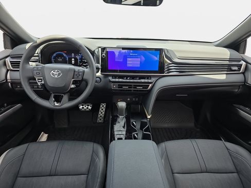 Used 2025 Toyota Camry XSE FWD image 9