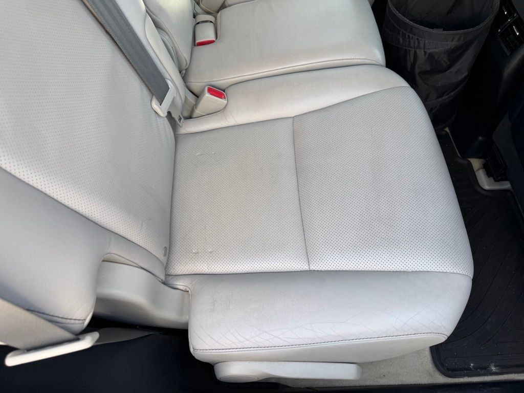 Used 2013 Lexus RX 450h AWD w/ Navigation Pkg image 18