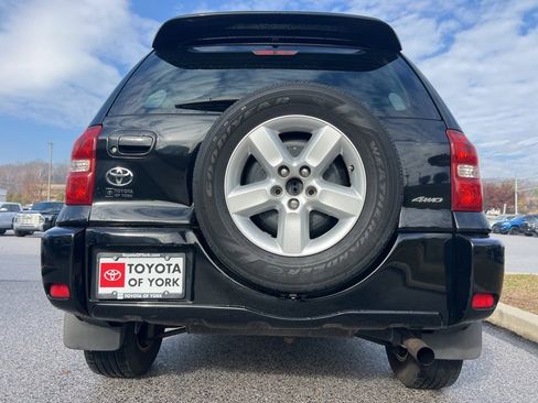 Used 2005 Toyota RAV4 4WD image 4