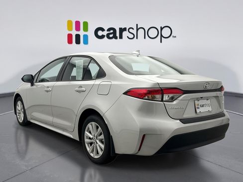Used 2026 Toyota Corolla LE w/ LE Premium Package FWD image 3