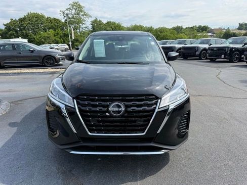 Used 2025 Nissan Kicks Play S FWD image 2