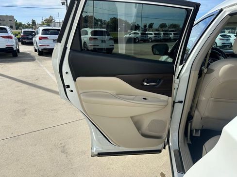 Used 2019 Nissan Murano Platinum w/ Cargo Package image 19