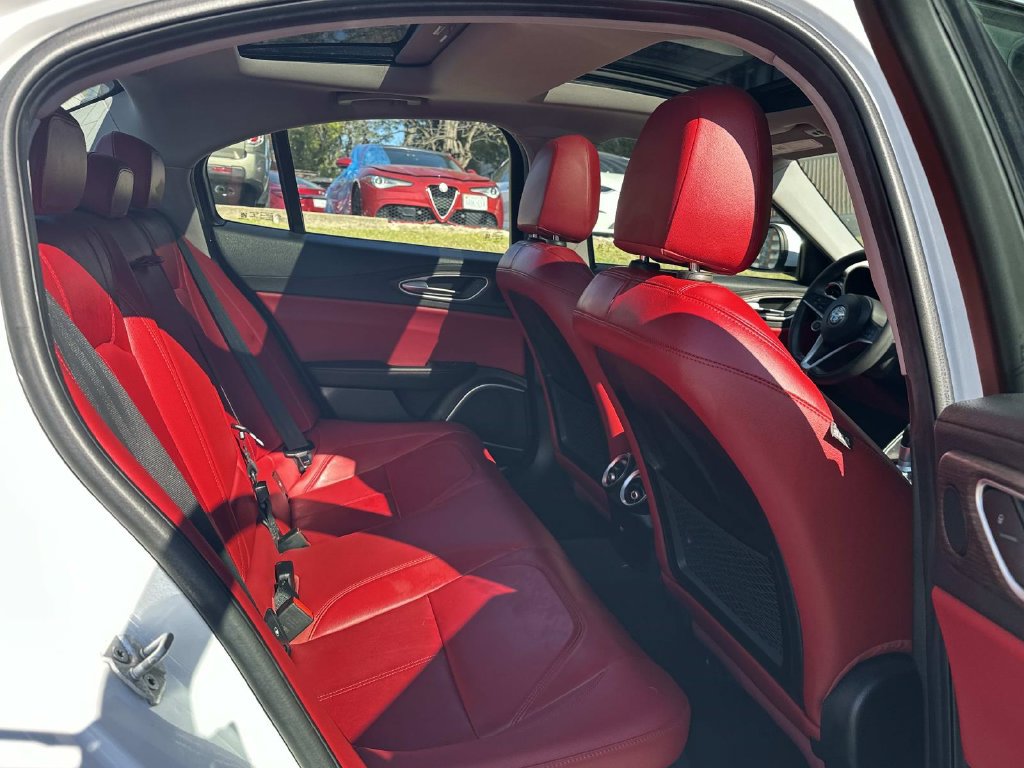 Used 2018 Alfa Romeo Giulia Ti AWD/4WD image 15