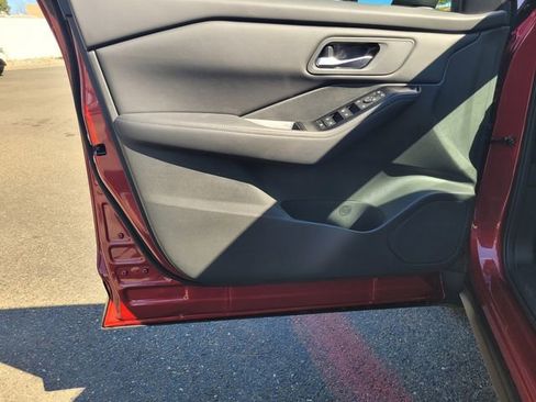 New 2026 Nissan Rogue SV image 7