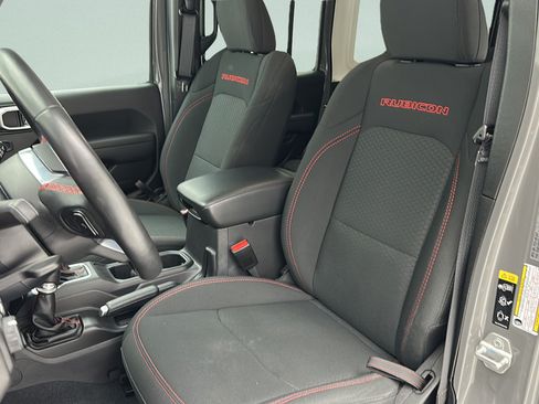 Used 2022 Jeep Wrangler Unlimited Rubicon w/ Cold Weather Group AWD/4WD image 16