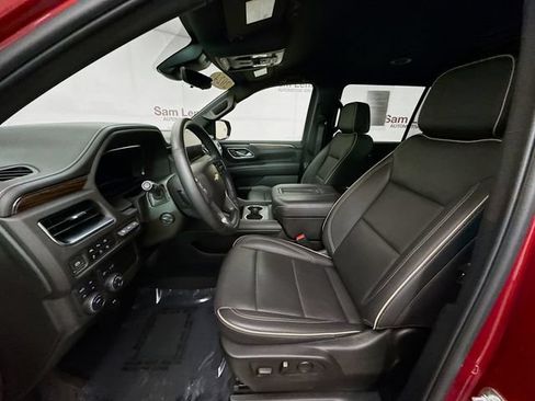 Used 2024 Chevrolet Suburban Premier AWD/4WD image 24