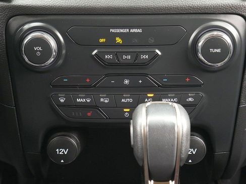 Used 2022 Ford Ranger Lariat w/ Tremor Off-Road Package AWD/4WD image 24