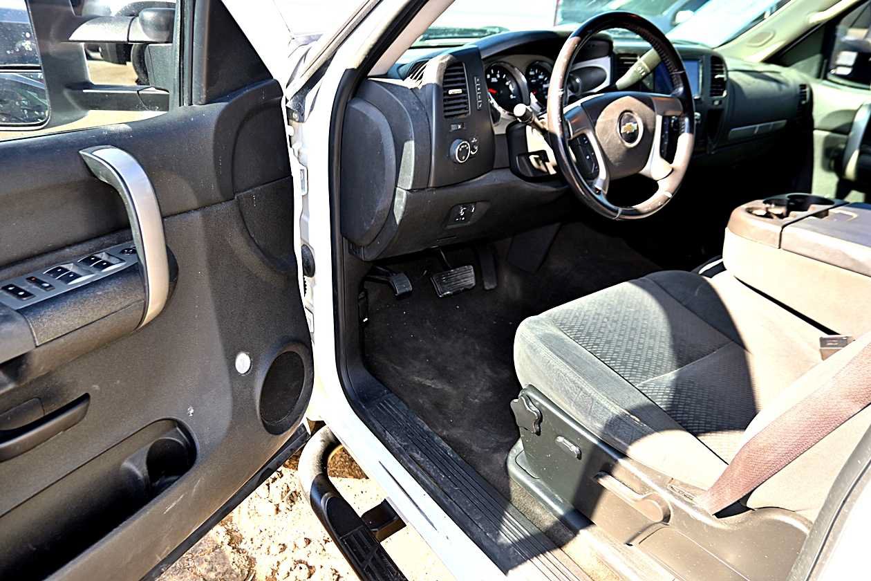 Used 2008 Chevrolet Silverado 3500 LT w/ EZ-Lift Tailgate Package RWD image 18