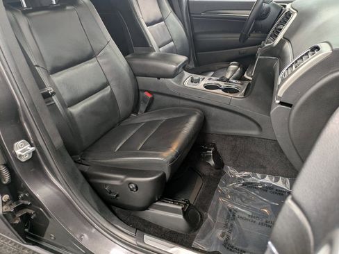 Used 2018 Jeep Grand Cherokee Limited image 29