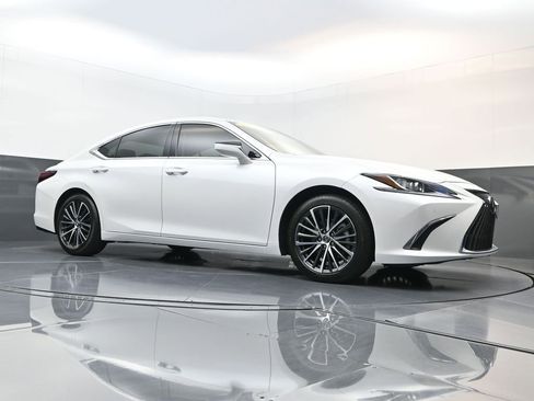 Used 2023 Lexus ES 350 w/ Premium Package image 14